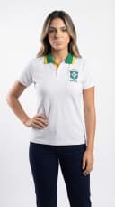 Polo feminina branca - variação de pose